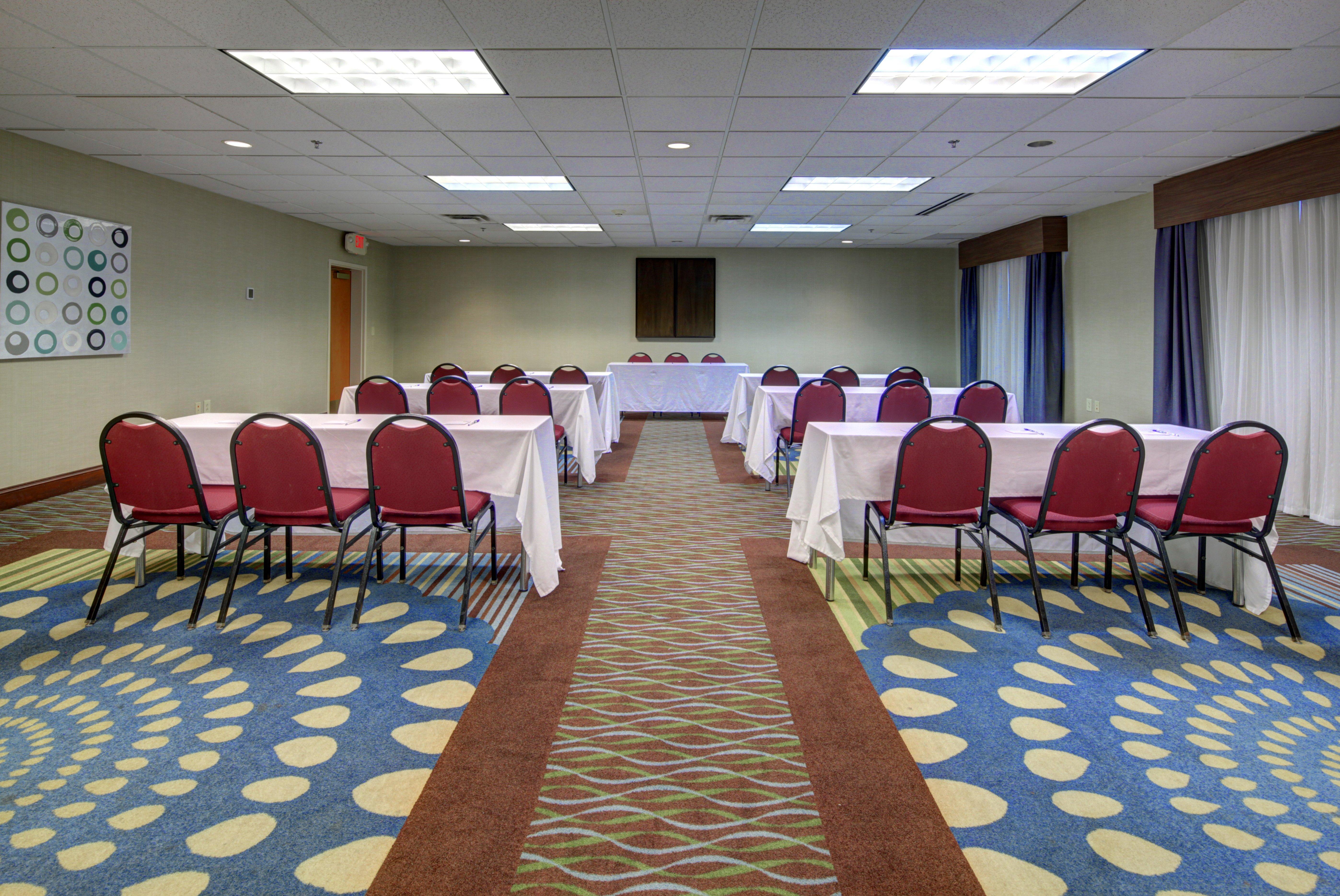 Holiday Inn Express Hotel & Suites Emporia By Ihg Dış mekan fotoğraf