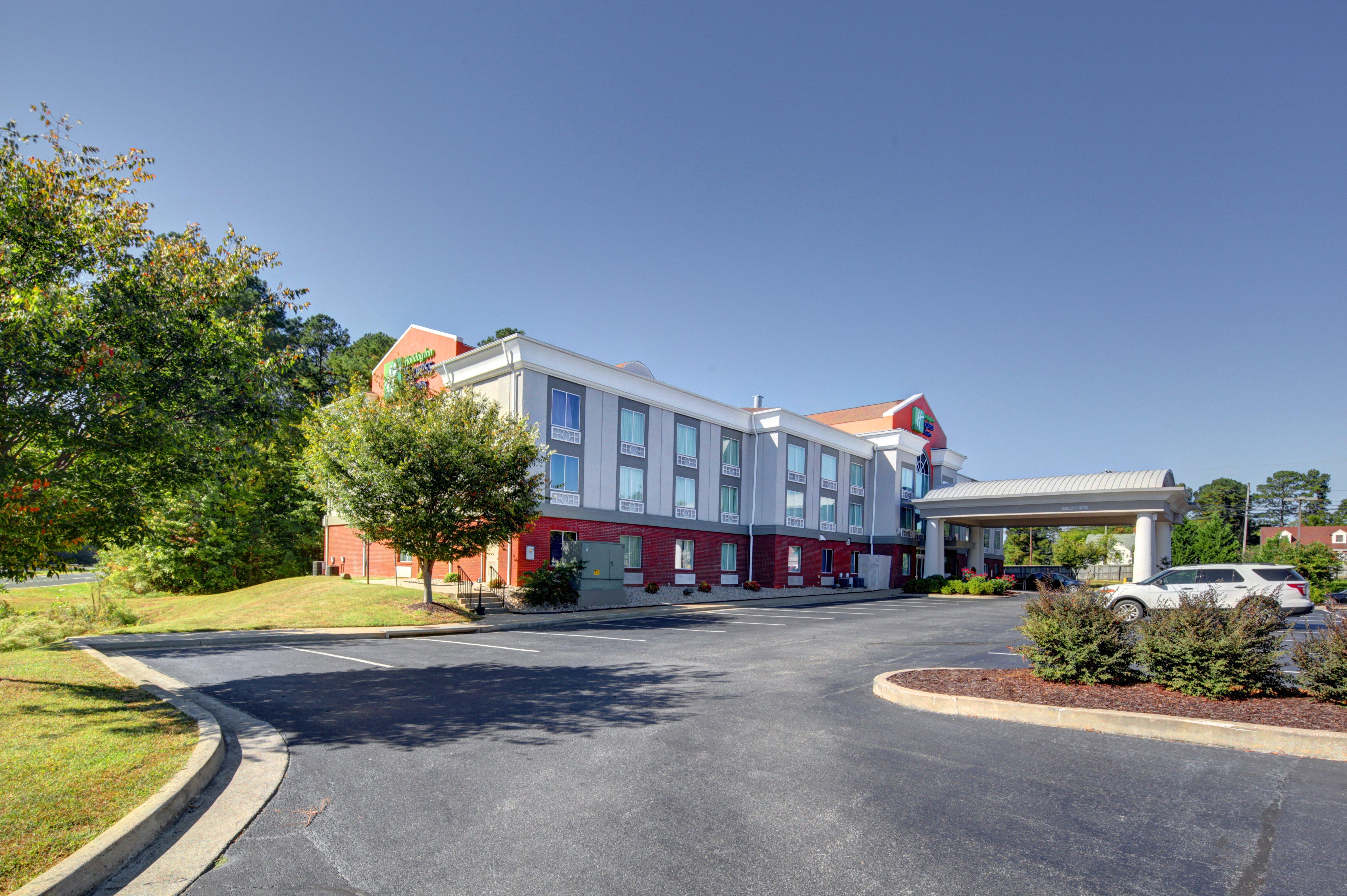 Holiday Inn Express Hotel & Suites Emporia By Ihg Dış mekan fotoğraf