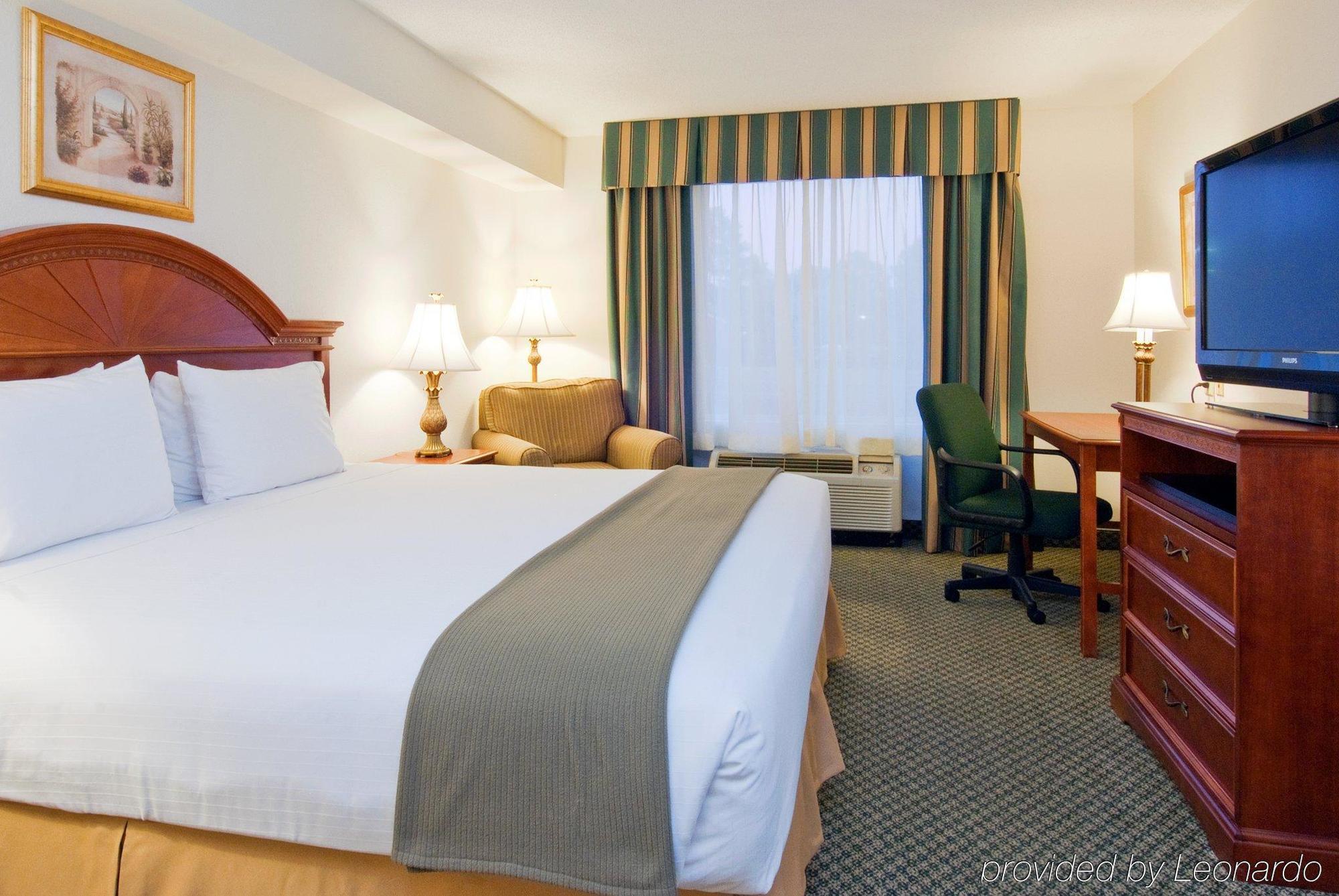 Holiday Inn Express Hotel & Suites Emporia By Ihg Oda fotoğraf