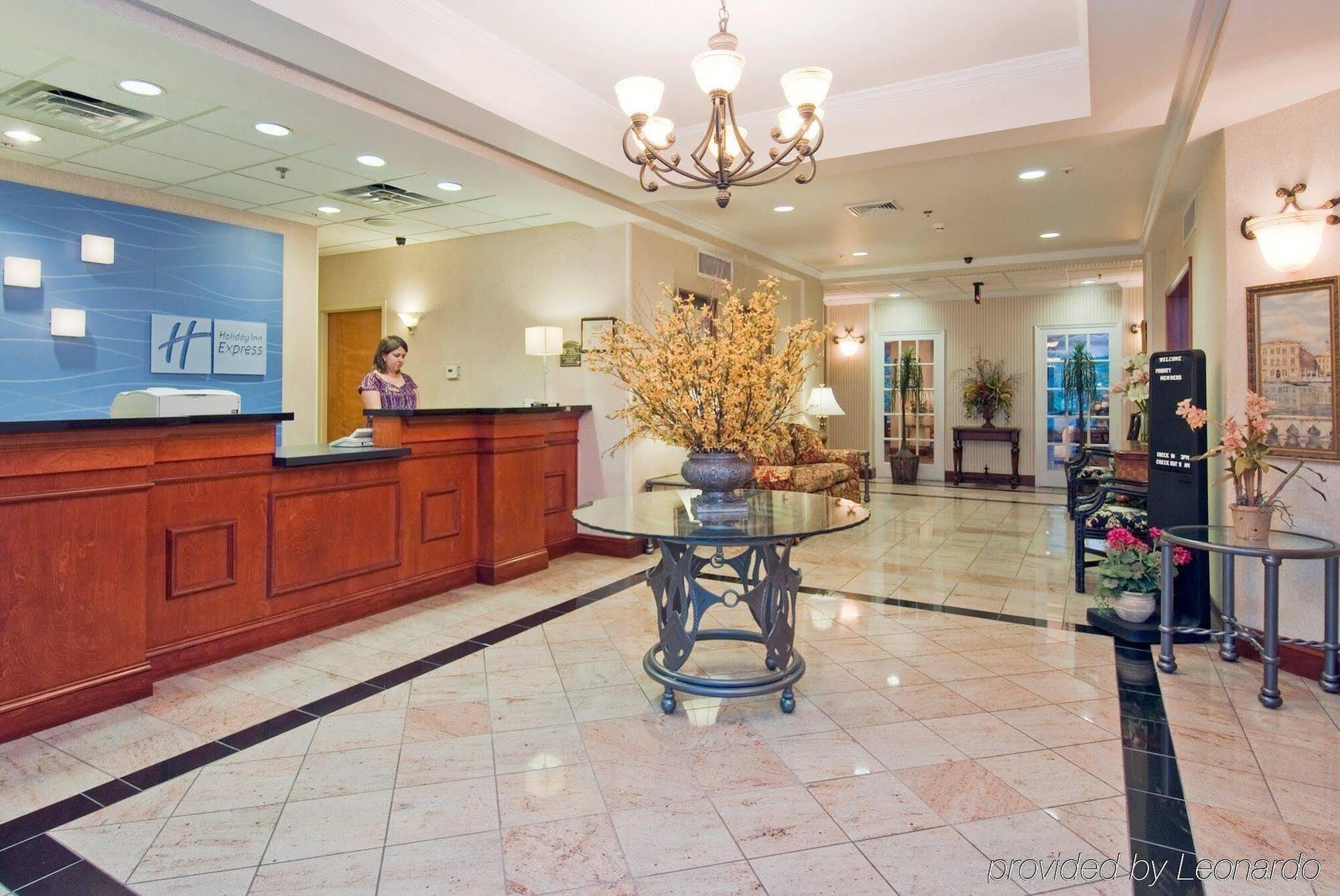 Holiday Inn Express Hotel & Suites Emporia By Ihg Dış mekan fotoğraf