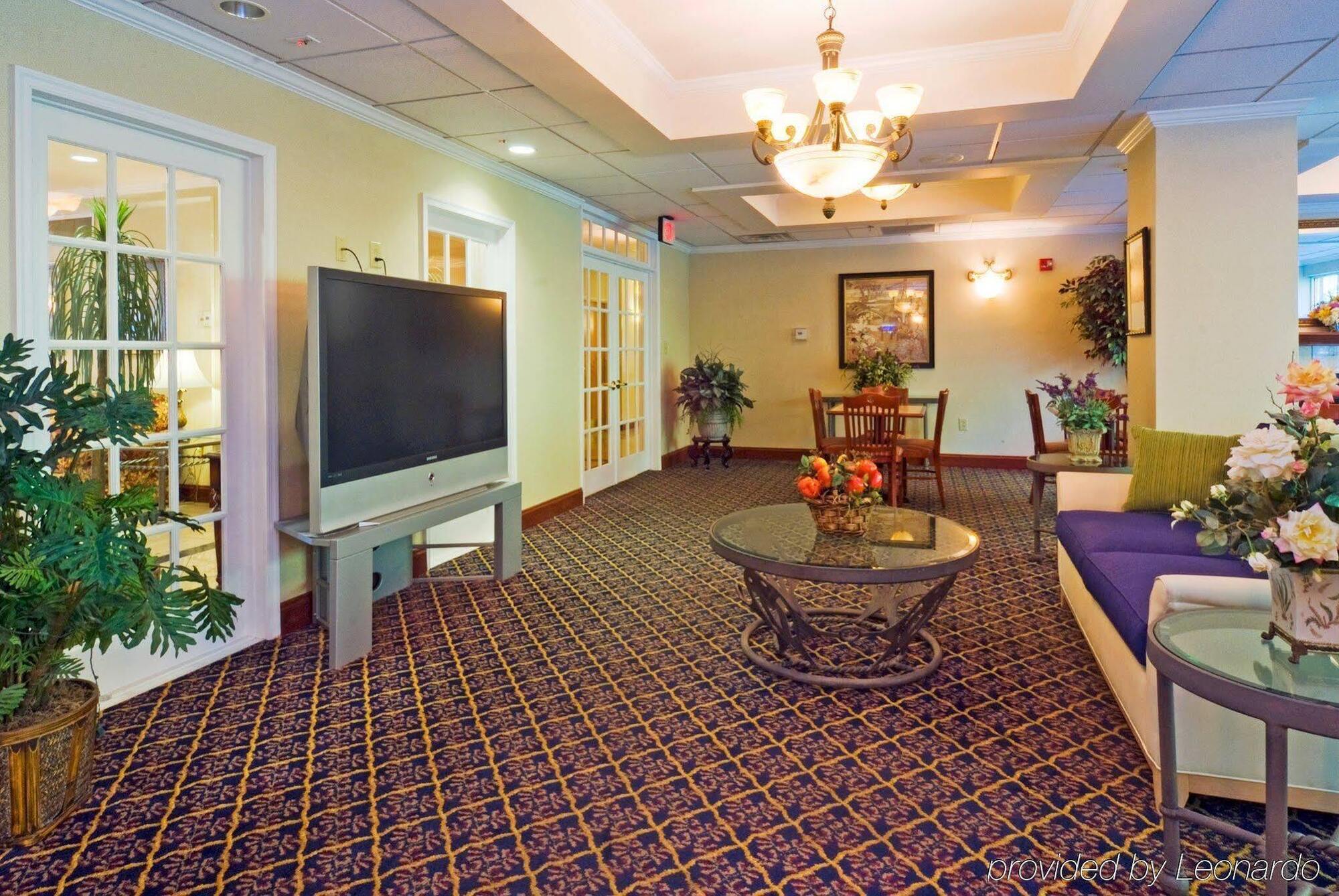 Holiday Inn Express Hotel & Suites Emporia By Ihg Dış mekan fotoğraf