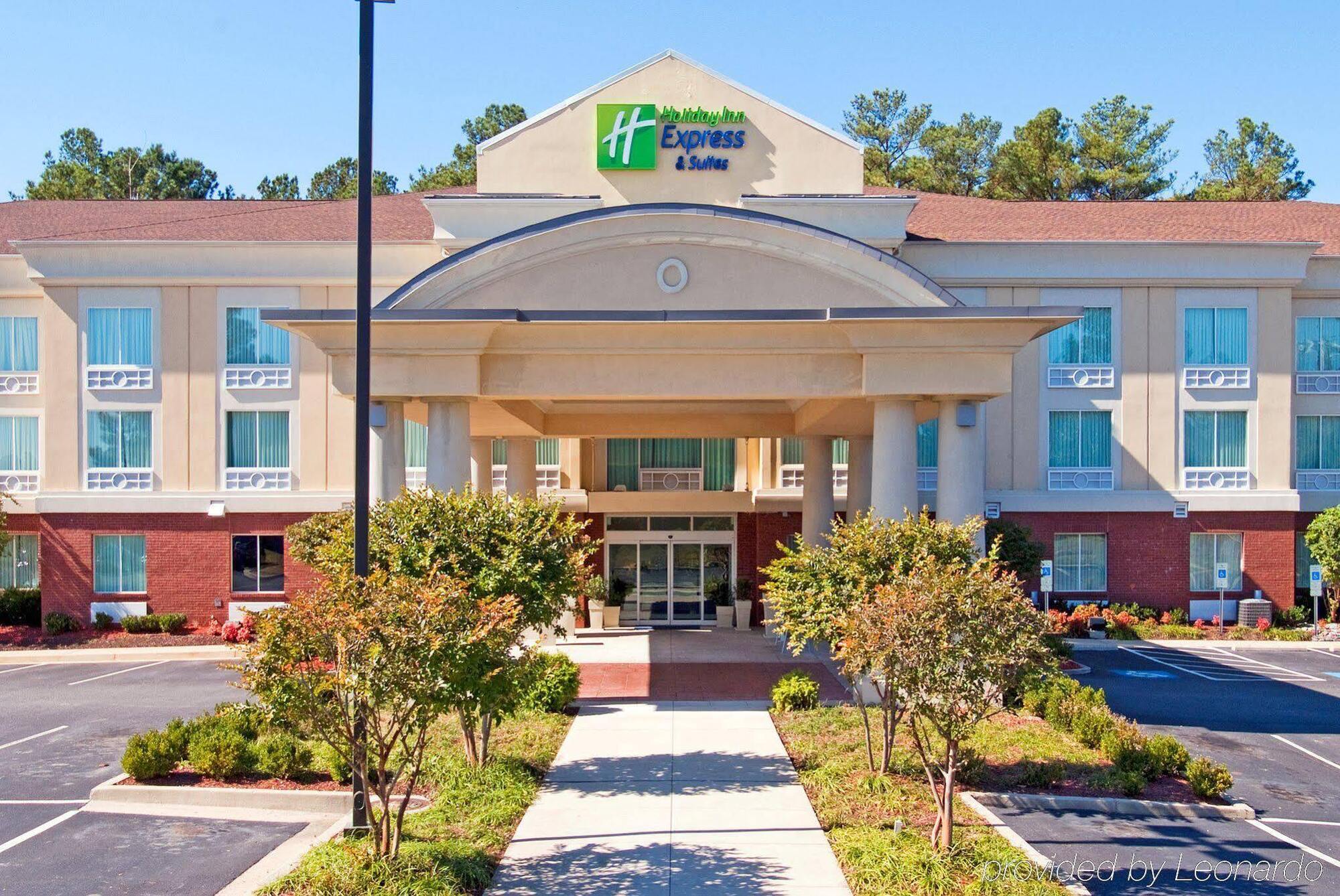 Holiday Inn Express Hotel & Suites Emporia, An Ihg Hotel Dış mekan fotoğraf